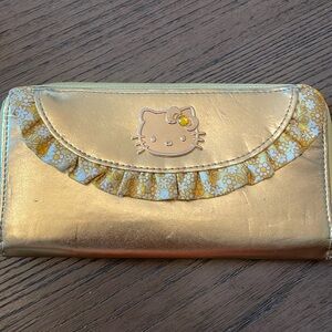 Gold Hello Kitty wallet
